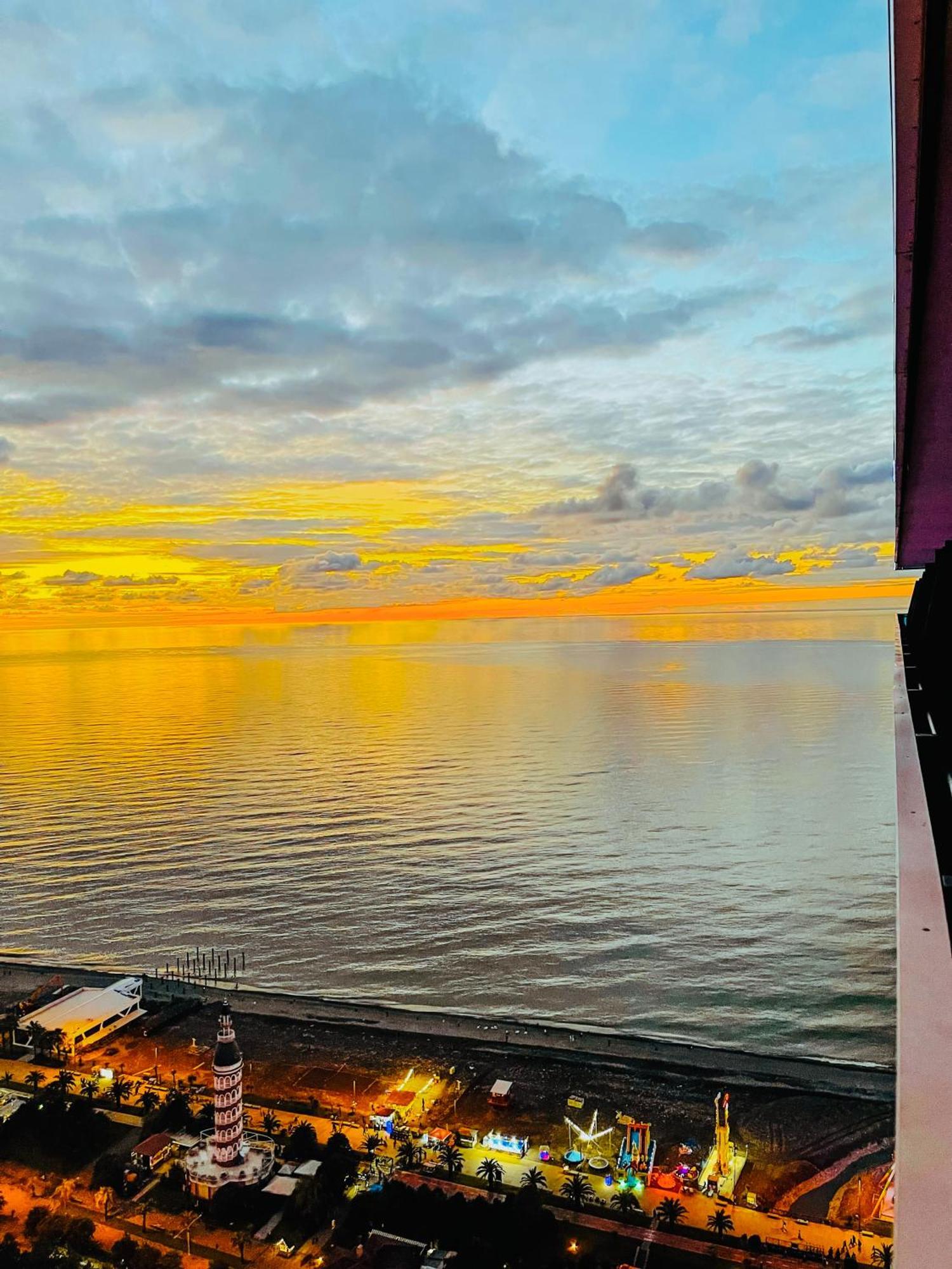 Luxury Batumi Hotel Экстерьер фото