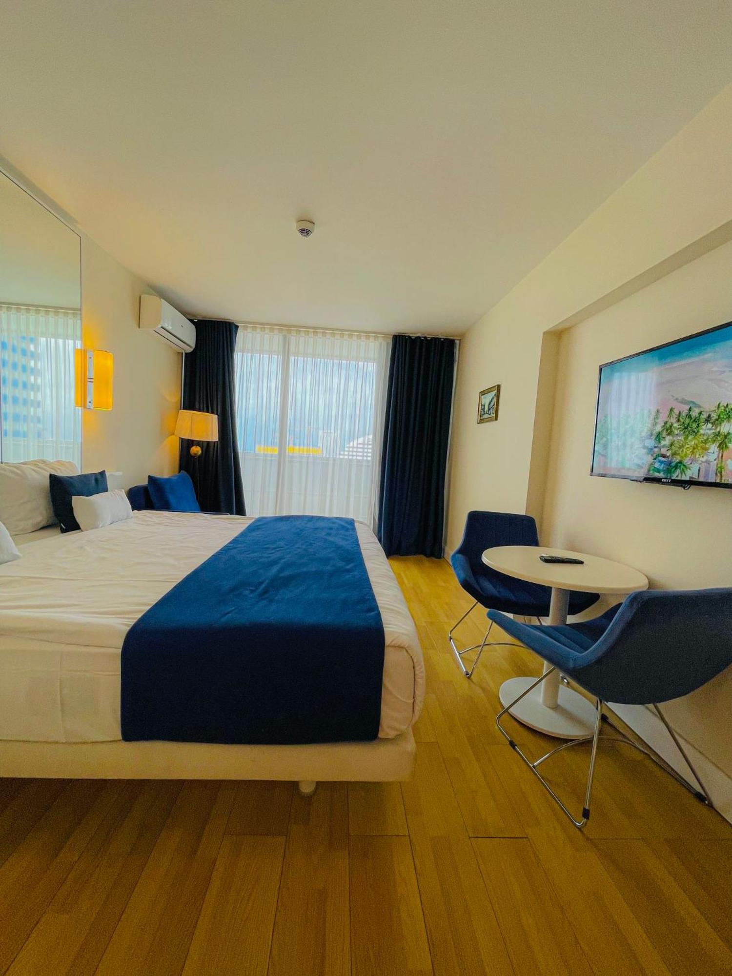 Luxury Batumi Hotel Экстерьер фото
