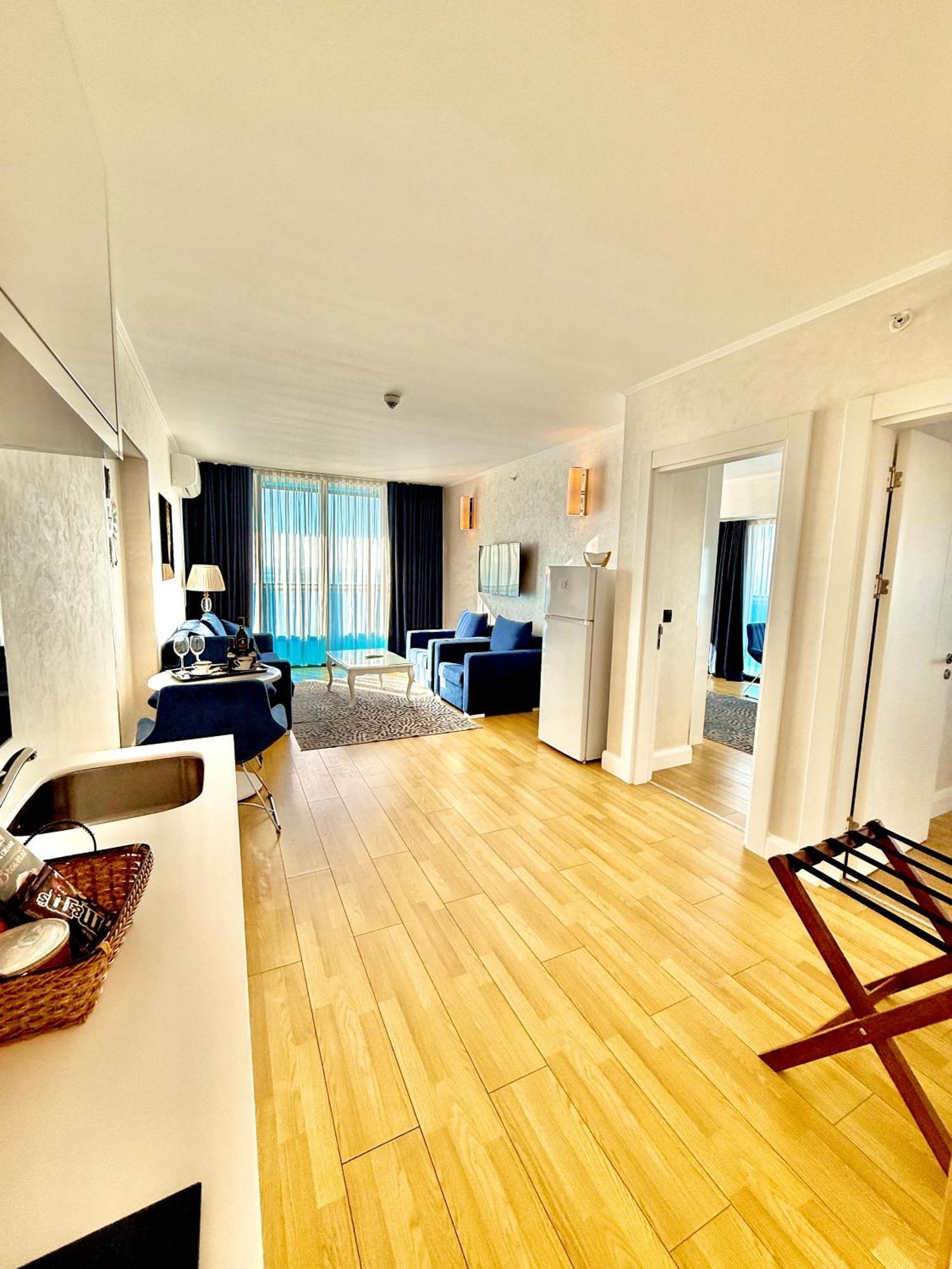 Luxury Batumi Hotel Экстерьер фото